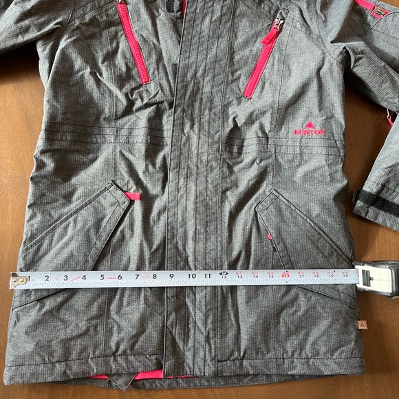Burton Women’s Charcoal and Pink Ski/Snowboard Coat - Picture 11 of 13